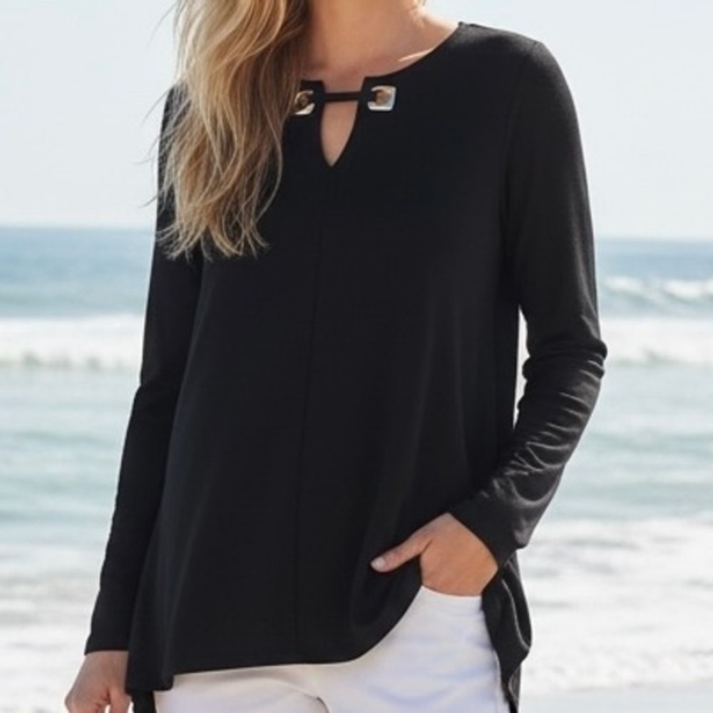 Chicos Black Keyhole Grommet Tunic Top Size‎ 0/US 4 Small Classic Modern Travel